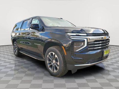 New 2026 Chevrolet Suburban LT w/ Comfort Package image 2