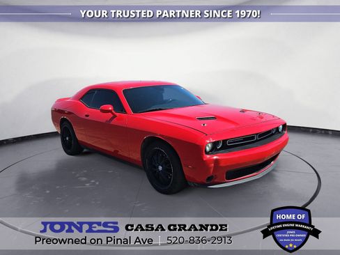 Used 2018 Dodge Challenger SXT RWD image 7