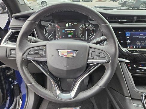 Certified 2025 Cadillac XT6 Premium Luxury image 30