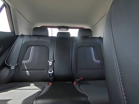 Certified 2023 Hyundai Venue Limited FWD image 32