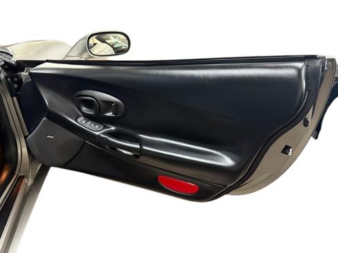 Used 2000 Chevrolet Corvette Convertible w/ Memory Pkg image 14