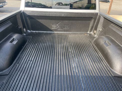 Used 2016 RAM 1500 Classic SLT AWD/4WD image 12