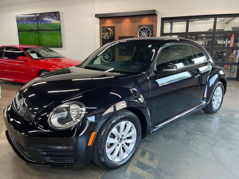 Used 2019 Volkswagen Beetle 2.0T S FWD image 4