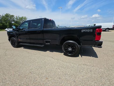 Used 2023 Ford F350 Lariat w/ Black Appearance Package AWD/4WD image 15