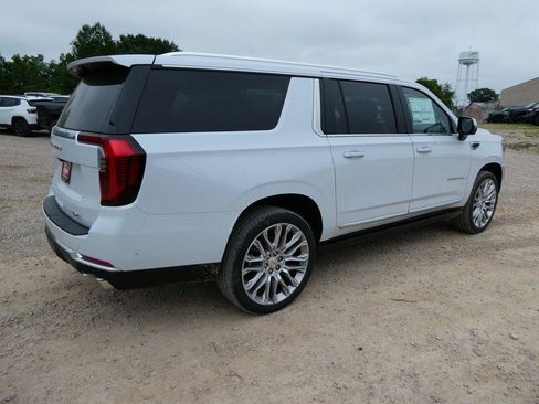 New 2026 GMC Yukon XL Denali w/ Denali Reserve Package AWD/4WD image 4