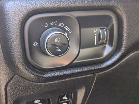 Used 2020 RAM 1500 Big Horn AWD/4WD image 22