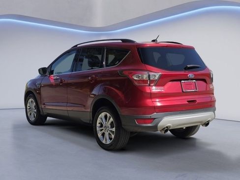 Used 2017 Ford Escape SE w/ SE Leather Comfort Package FWD image 4