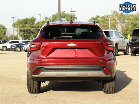 Used 2025 Chevrolet Trax LT w/ LT Convenience Package FWD image 6