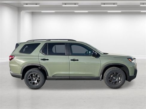 New 2026 Honda Pilot TrailSport image 6