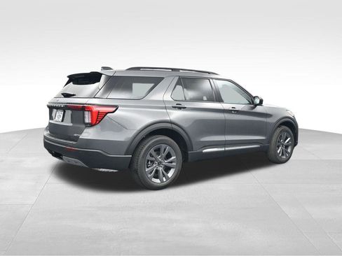 New 2025 Ford Explorer Active w/ Active Comfort Package image 8
