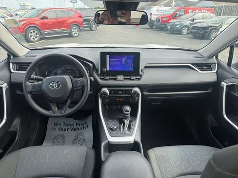 Used 2023 Toyota RAV4 XLE AWD/4WD image 18