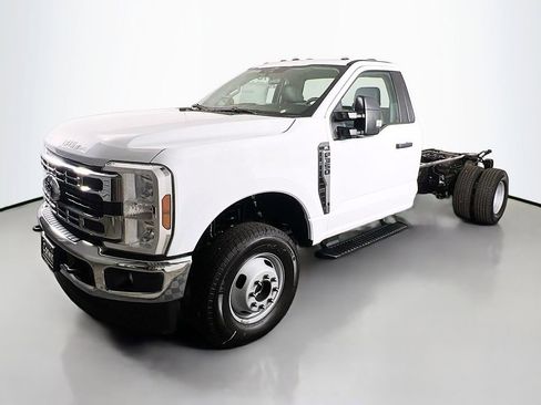 New 2025 Ford F350 XL w/ XL Chrome Package image 5