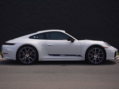 Certified 2026 Porsche 911 Carrera T RWD image 8