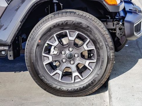 New 2025 Jeep Gladiator Sport w/ Premium Package image 11