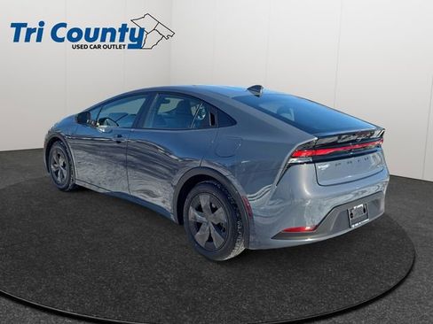 Used 2025 Toyota Prius LE image 5
