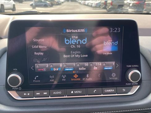 Used 2023 Nissan Rogue SV image 23