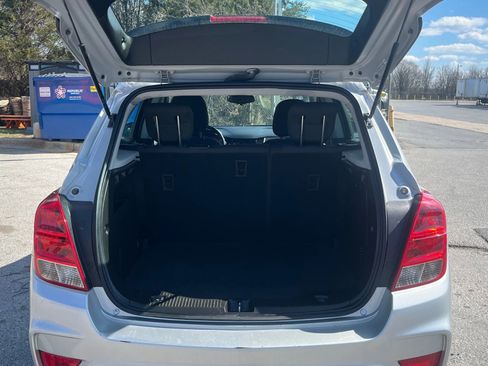 Used 2018 Chevrolet Trax LS AWD/4WD image 12