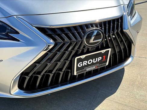 Certified 2024 Lexus ES 300h Ultra Luxury image 29