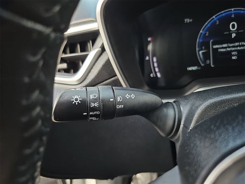 Used 2024 Toyota Corolla Cross XLE image 25