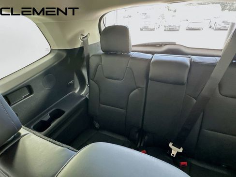 Used 2025 Kia Telluride LX FWD image 32