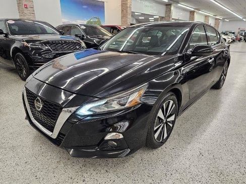Used 2019 Nissan Altima 2.5 SL FWD image 2