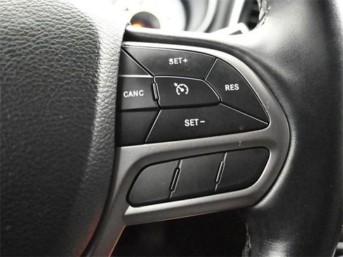 Used 2020 Jeep Cherokee Limited image 27