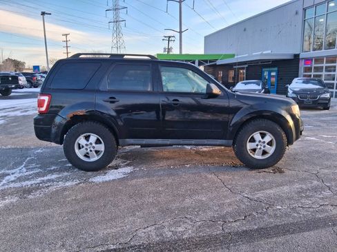 Used 2010 Ford Escape XLT image 4