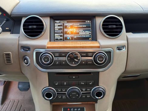 Used 2015 Land Rover LR4 HSE LUX image 18