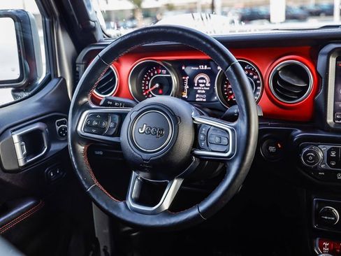 Used 2020 Jeep Gladiator Rubicon image 16