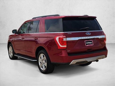 Used 2018 Ford Expedition XLT w/ Equipment Group 202A AWD/4WD image 8