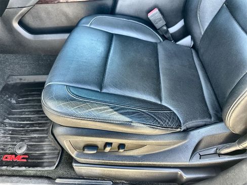 Used 2018 GMC Yukon SLT w/ Premium Edition image 25