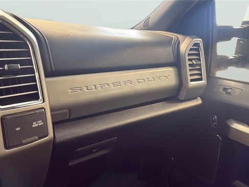 Certified 2017 Ford F250 Lariat w/ Lariat Ultimate Package AWD/4WD image 25