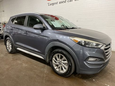 Used 2017 Hyundai Tucson SE Plus image 2