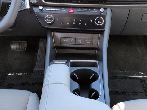 Used 2025 Hyundai Sonata SEL FWD image 17