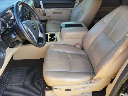 Used 2010 Chevrolet Silverado 1500 LT w/ Power Pack Plus RWD image 9