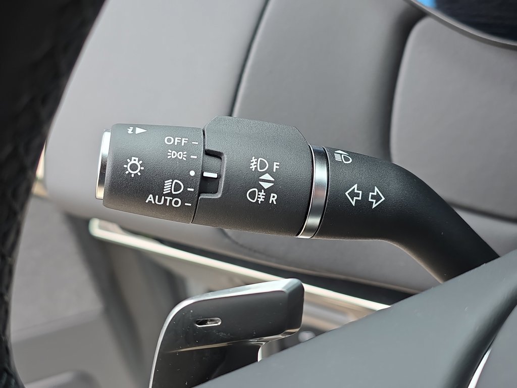 Certified 2026 Land Rover Range Rover Sport SE AWD/4WD image 26