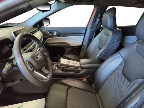 Used 2024 Jeep Compass Latitude AWD/4WD image 10