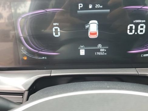 Certified 2024 Kia Telluride S FWD image 24