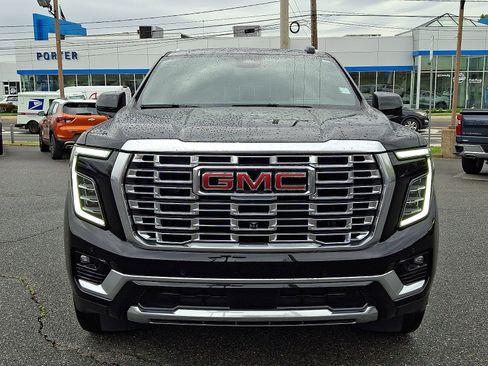 Used 2025 GMC Yukon Denali w/ Sun & Power Step Package AWD/4WD image 2