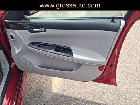 Used 2015 Chevrolet Impala LT w/ LT Sunroof Package FWD image 25