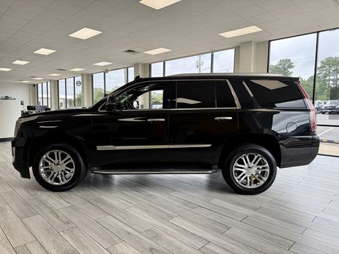 Used 2018 Cadillac Escalade 2WD image 4