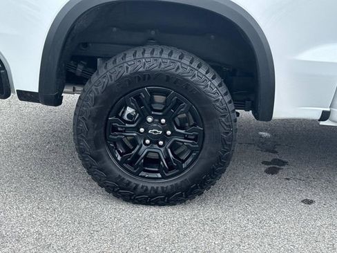 Certified 2025 Chevrolet Silverado 1500 ZR2 w/ Technology Package AWD/4WD image 11
