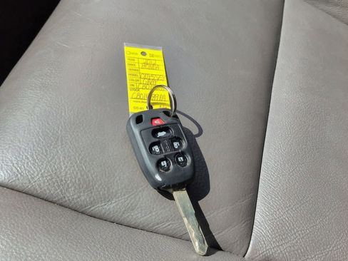 Used 2012 Honda Odyssey Touring Elite image 34