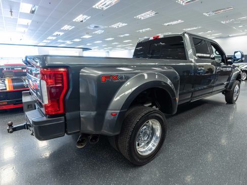 Used 2019 Ford F450 Platinum w/ Platinum Ultimate Package AWD/4WD image 5