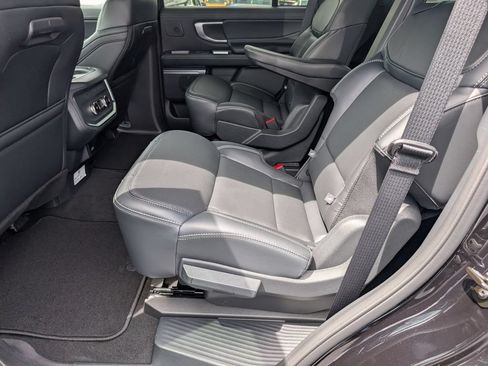 New 2027 Ford Expedition Platinum w/ Stealth Performance Package AWD/4WD image 7