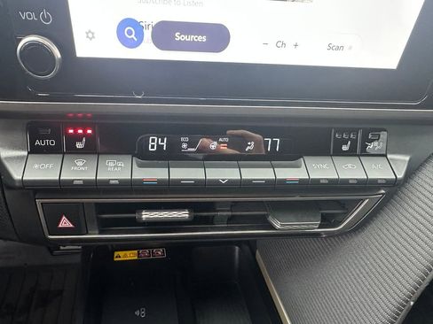 Certified 2025 Toyota Camry SE w/ Convenience Package image 18