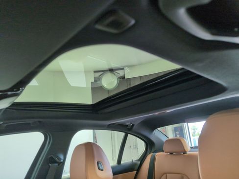 Used 2025 BMW 330i Sedan w/ Convenience Package image 12