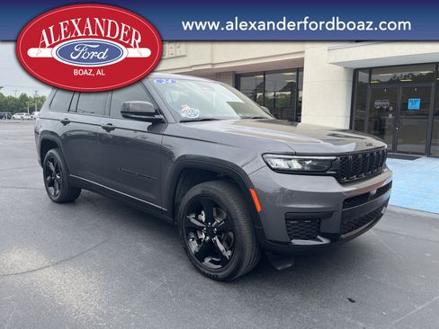 Used 2024 Jeep Grand Cherokee L Altitude AWD/4WD image 3