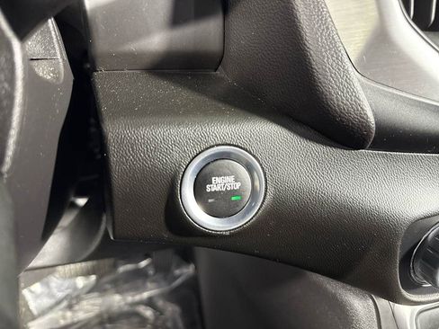 Used 2024 GMC Terrain SLT image 26