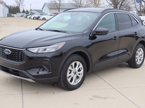 Used 2023 Ford Escape Active w/ Tech Pack #1 image 2